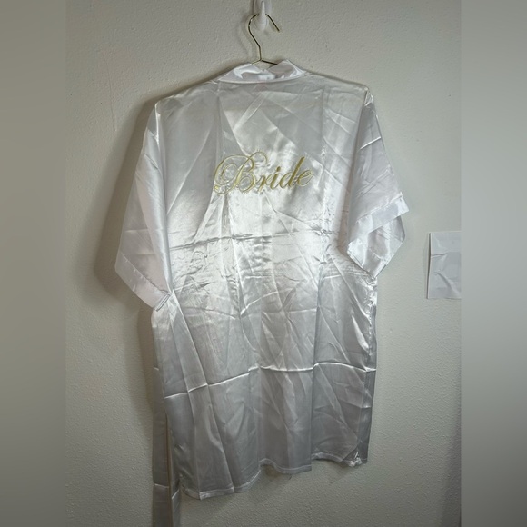 Unbranded White Satin “Bride” Robe with Gold Embroidery - Size Large - Picture 2 of 7